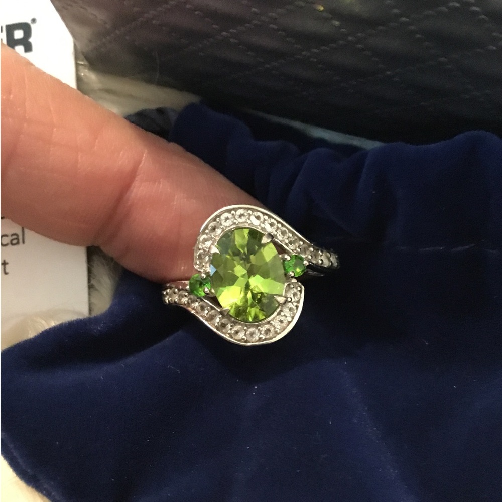 Vintage New 925 Gem Insider Natural Peridot & White Topaz Halo Ring